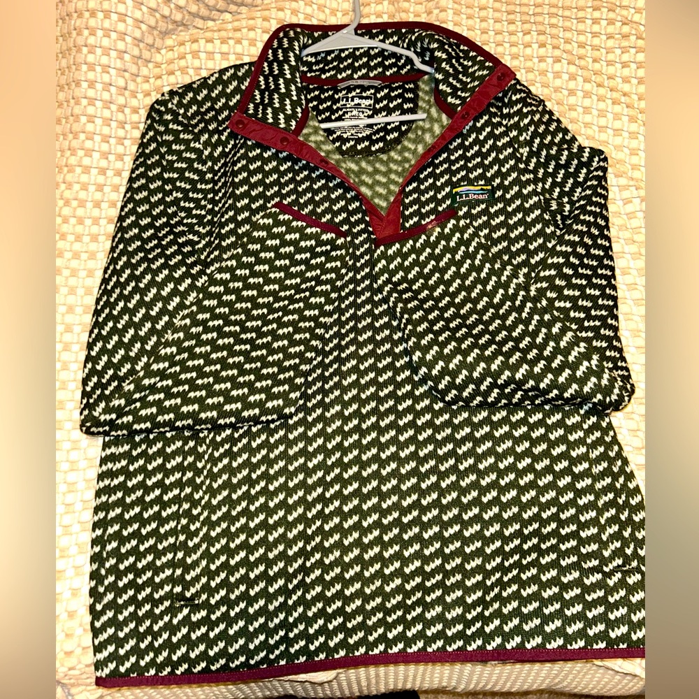 Large Men’s LL bean sweater